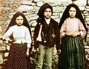 Jacinta, Francisco e Lucia, i tre pastorelli che hanno assistito all'apparizione della Madonna di Fatima nel 1917 (Reuters)